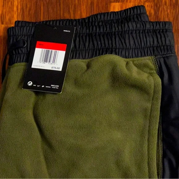 XL Nike lifestyle fleece sweatpants. NEW WITH TAGS! - Picture 6 of 6